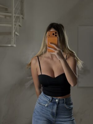 Essential Crop Black
